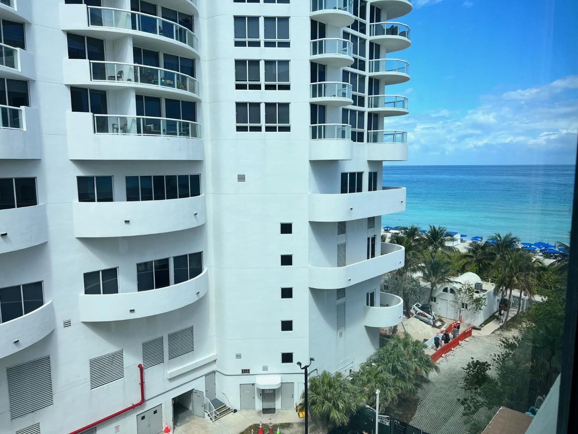 Ocean Front Units At Miami Beach Exterior foto
